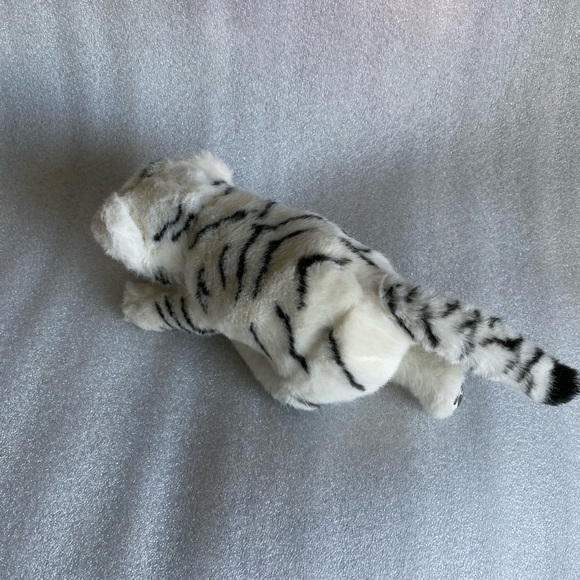 WowWee Alive Mini White Tiger Cub Robotic Animal - Picture 3 of 7